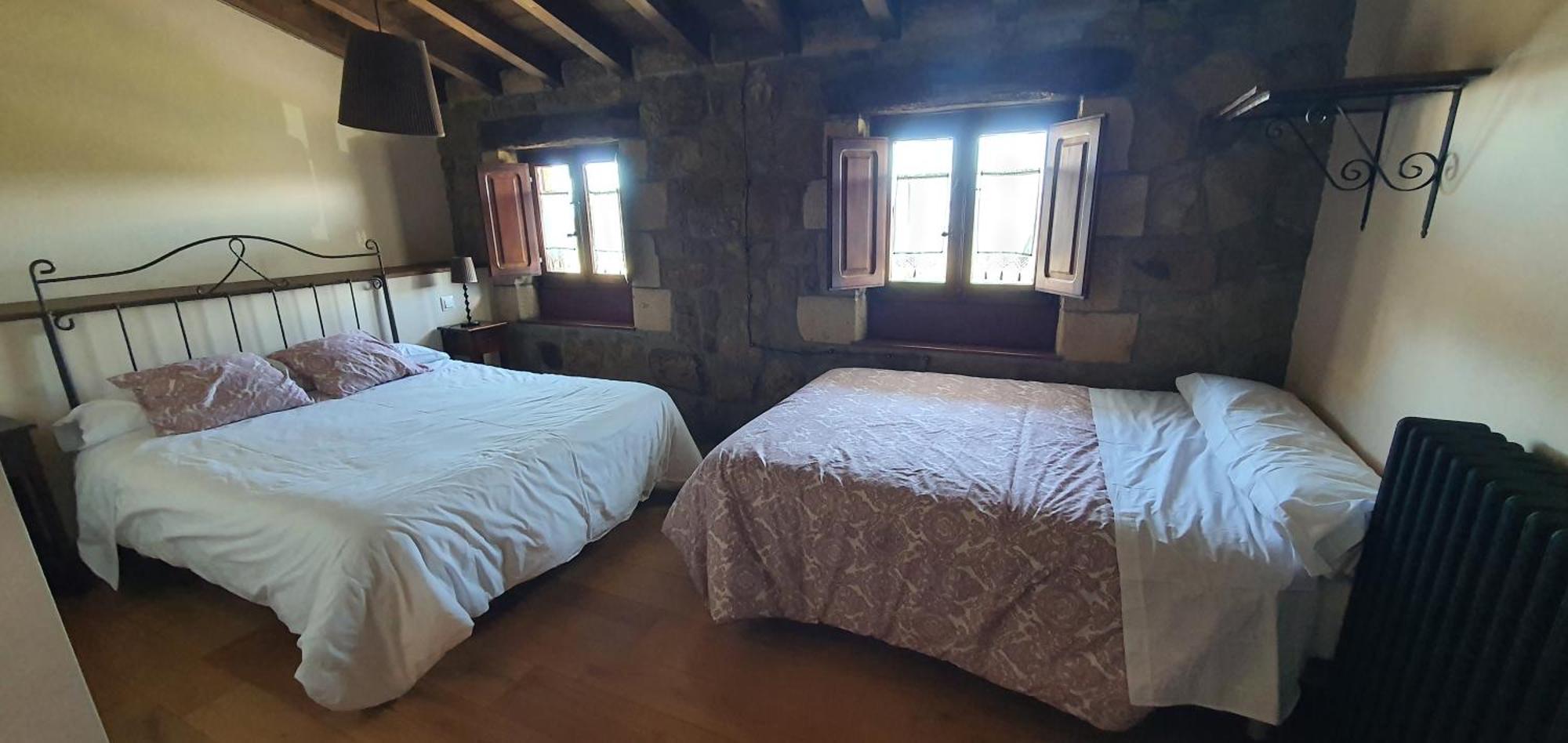 Fuente De Gueelo Guest House San Bartolome de Meruelo ภายนอก รูปภาพ