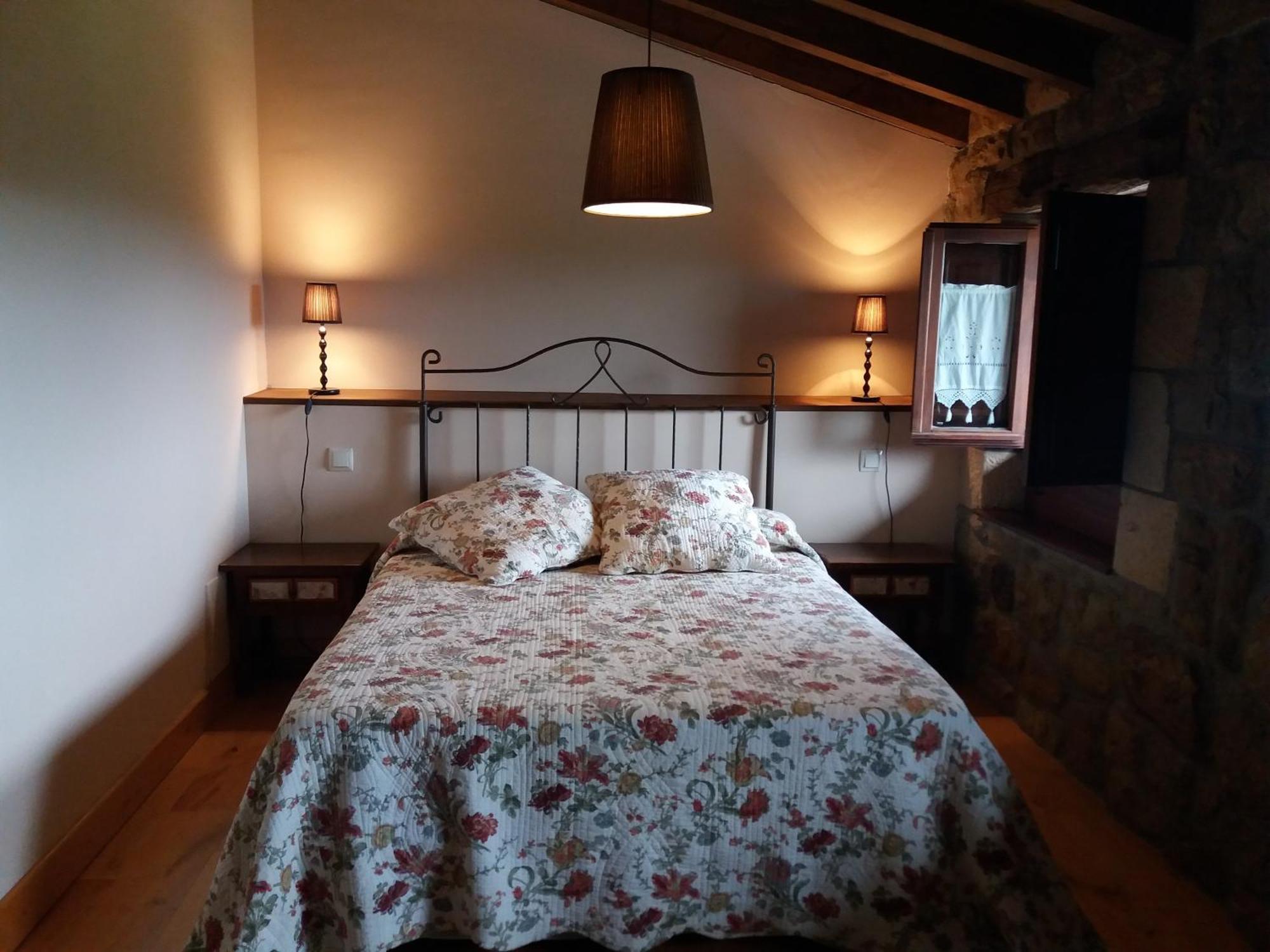 Fuente De Gueelo Guest House San Bartolome de Meruelo ภายนอก รูปภาพ