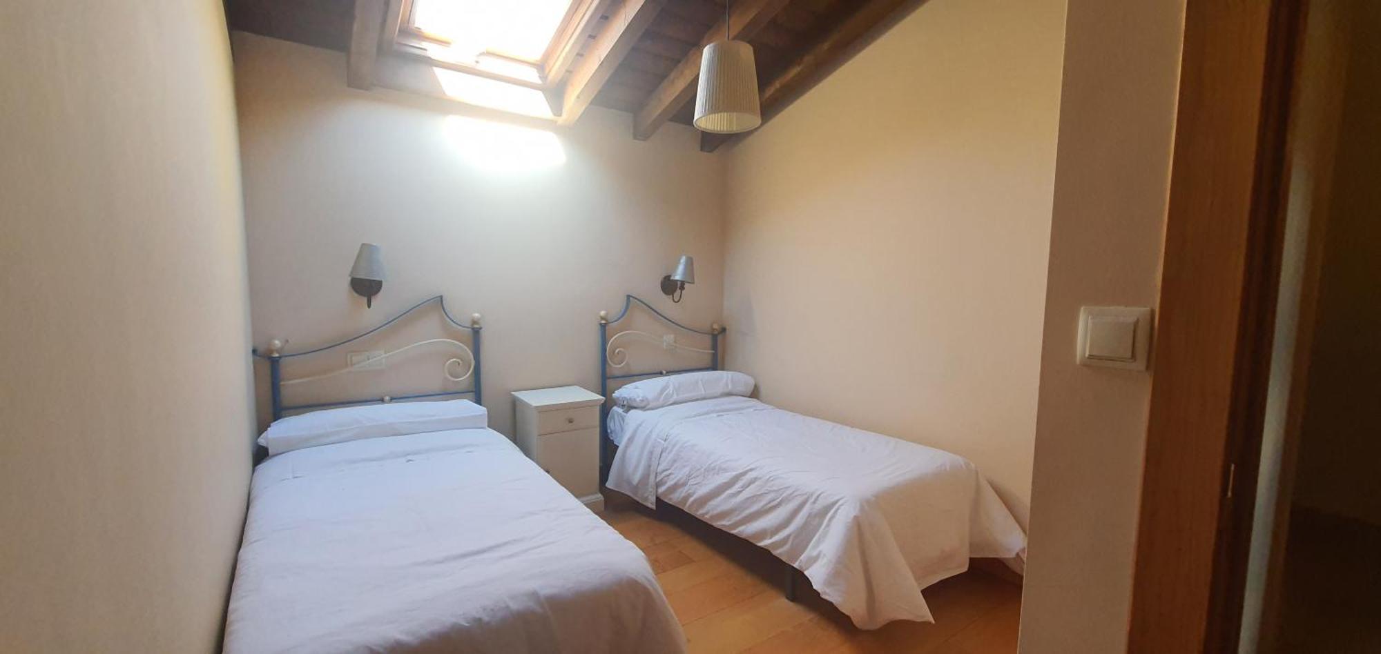 Fuente De Gueelo Guest House San Bartolome de Meruelo ภายนอก รูปภาพ