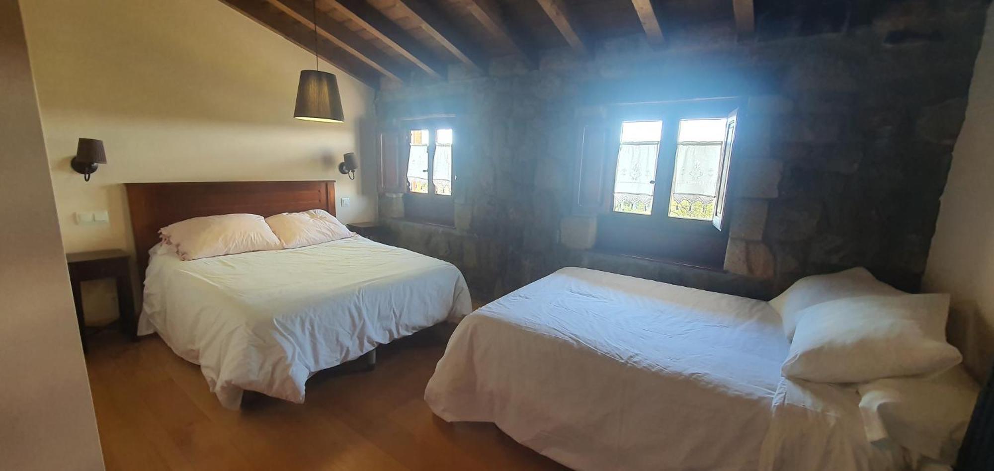 Fuente De Gueelo Guest House San Bartolome de Meruelo ภายนอก รูปภาพ