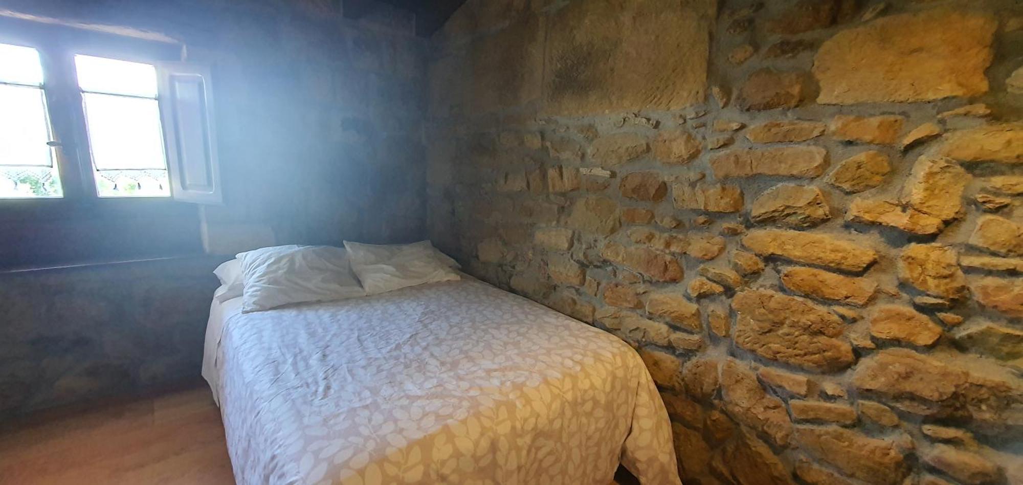 Fuente De Gueelo Guest House San Bartolome de Meruelo ภายนอก รูปภาพ