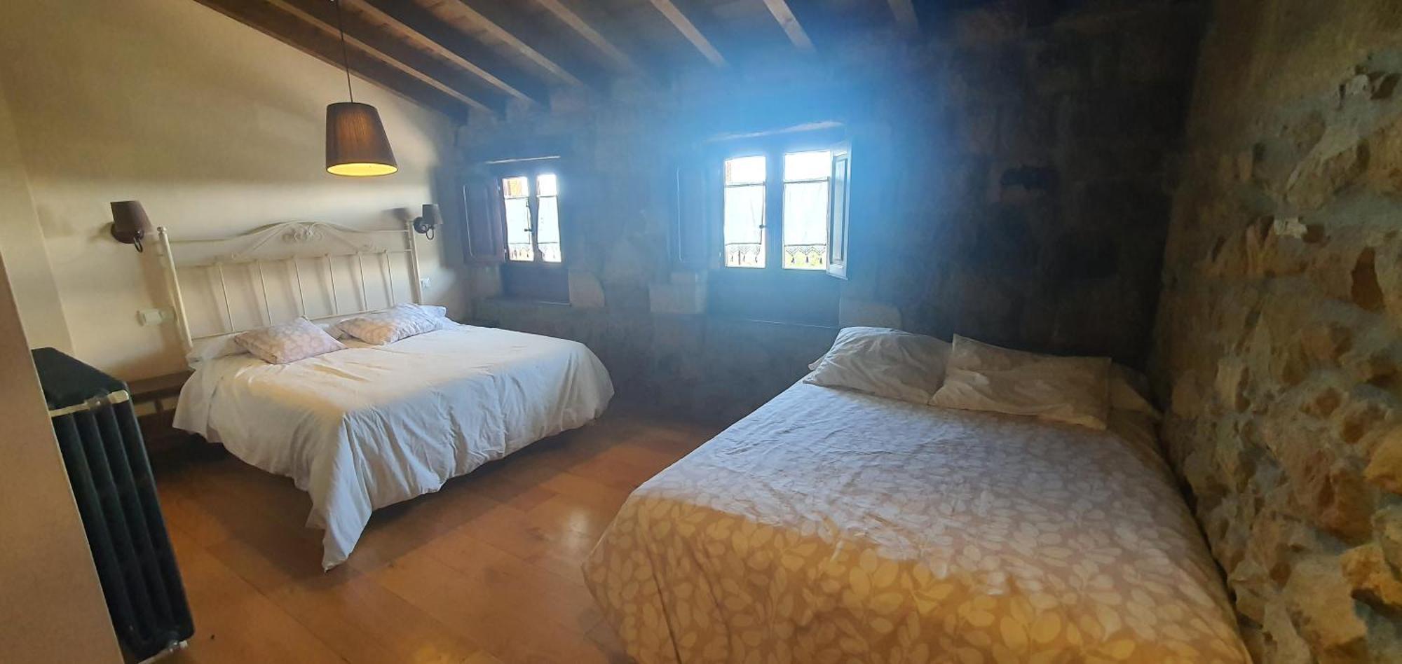 Fuente De Gueelo Guest House San Bartolome de Meruelo ภายนอก รูปภาพ
