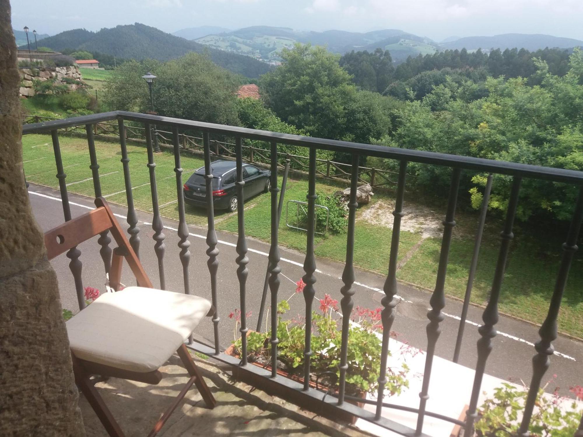 Fuente De Gueelo Guest House San Bartolome de Meruelo ภายนอก รูปภาพ