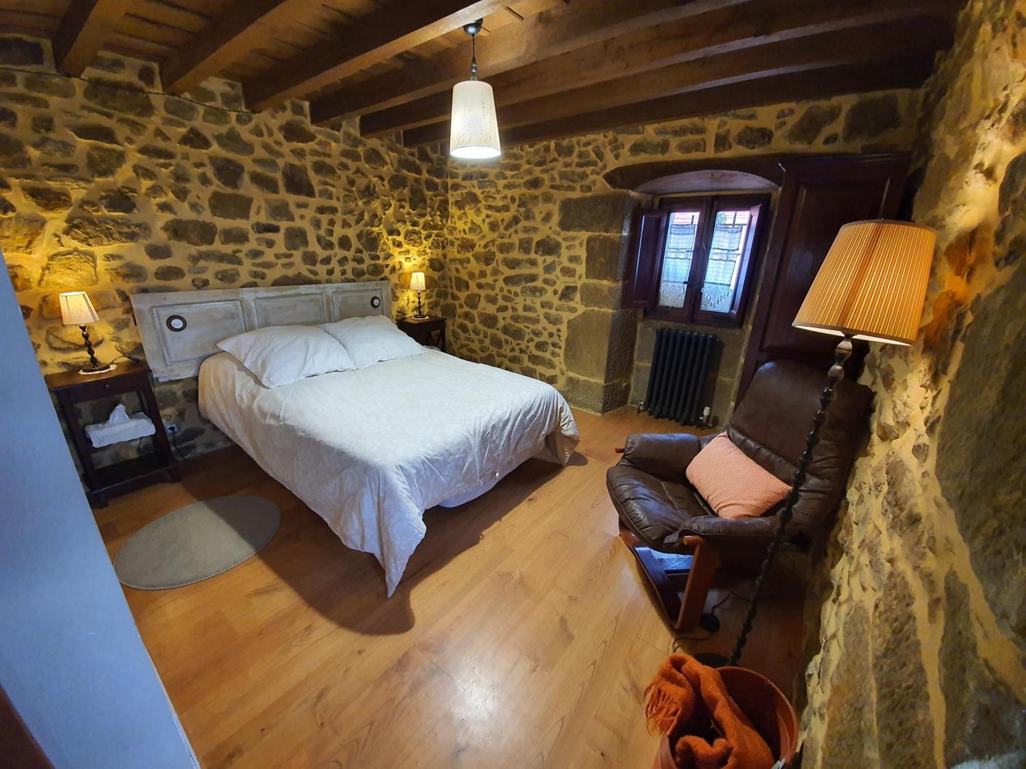 Fuente De Gueelo Guest House San Bartolome de Meruelo ภายนอก รูปภาพ