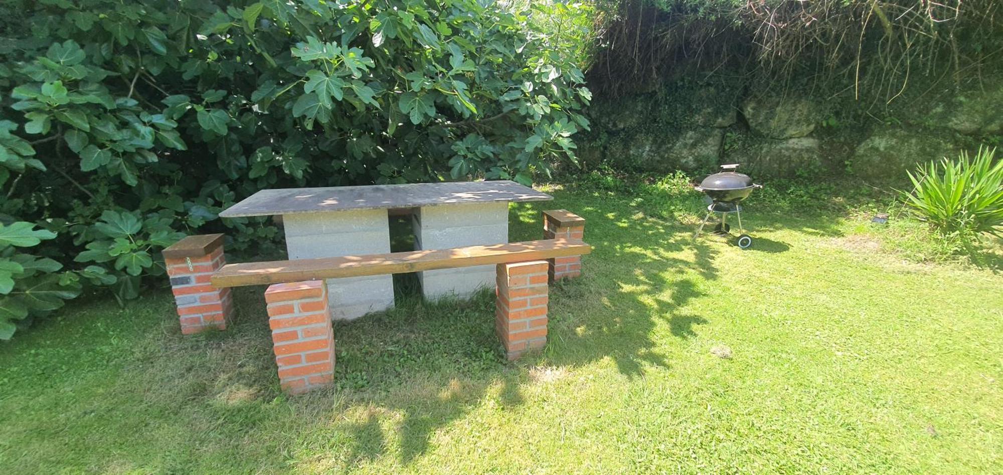 Fuente De Gueelo Guest House San Bartolome de Meruelo ภายนอก รูปภาพ