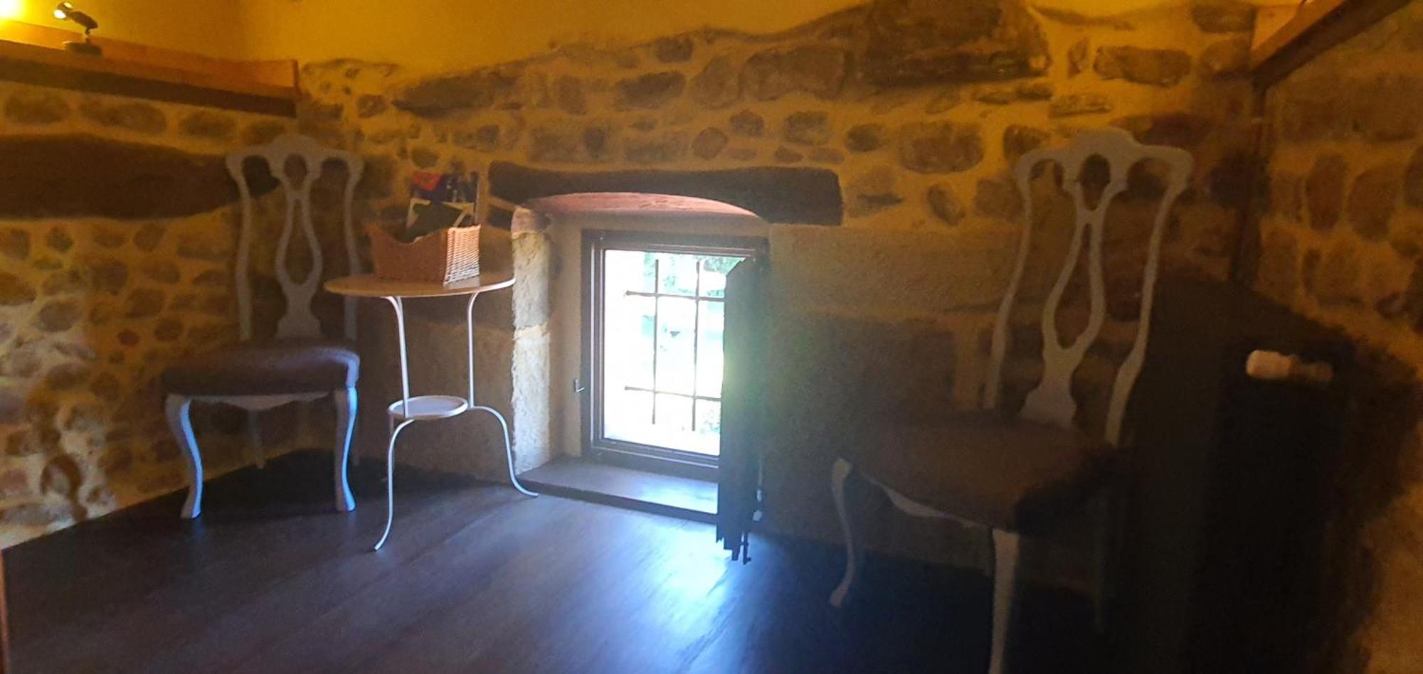 Fuente De Gueelo Guest House San Bartolome de Meruelo ภายนอก รูปภาพ