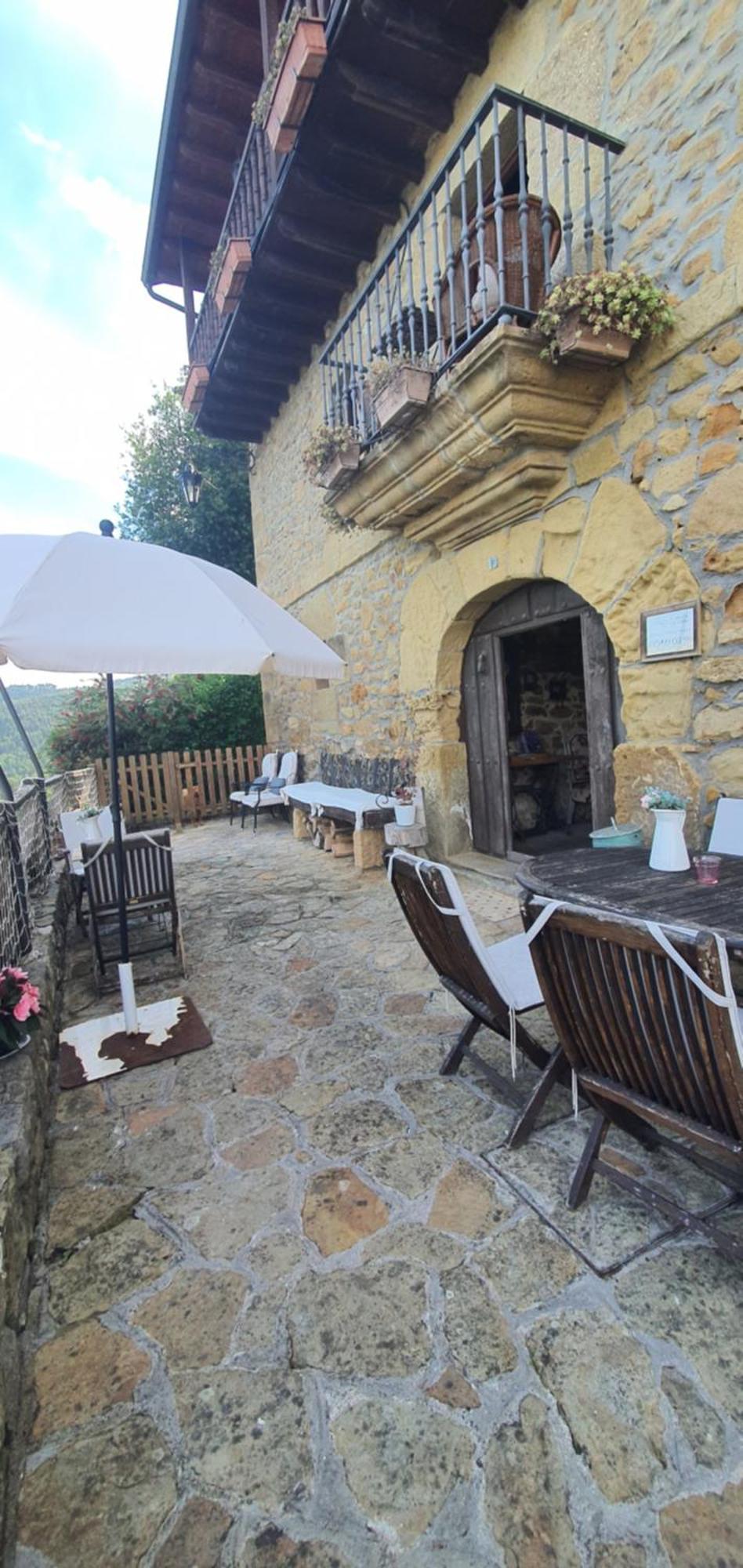 Fuente De Gueelo Guest House San Bartolome de Meruelo ภายนอก รูปภาพ