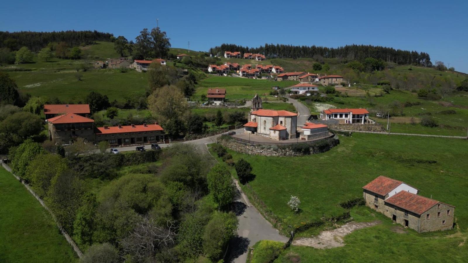 Fuente De Gueelo Guest House San Bartolome de Meruelo ภายนอก รูปภาพ