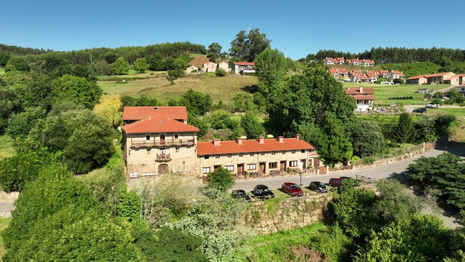 Fuente De Gueelo Guest House San Bartolome de Meruelo ภายนอก รูปภาพ
